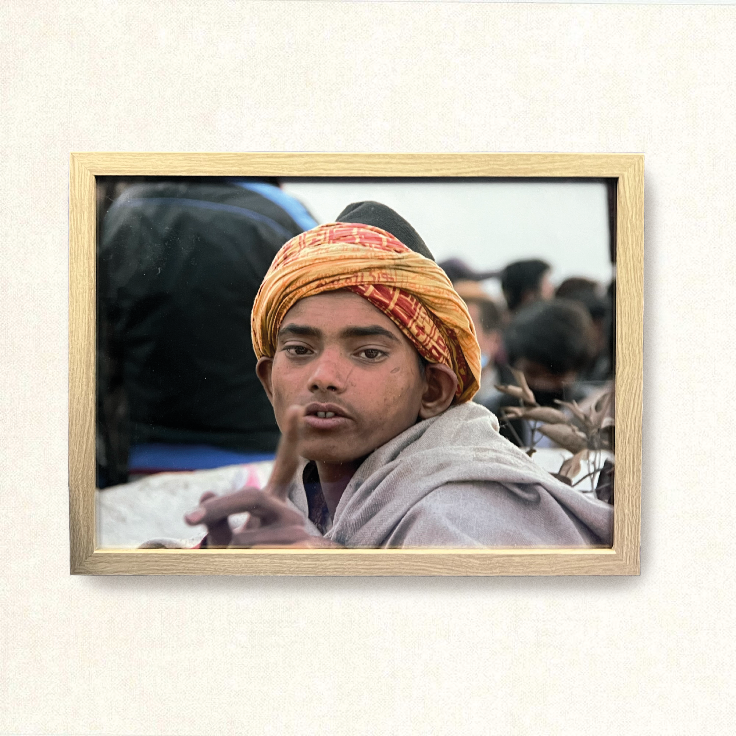 Yeux noirs, turban jaune